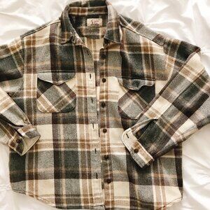 Plaid button down shirt - Size M/L